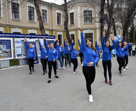 Flashmob privind conștientizarea rezistenței la antibiotice 